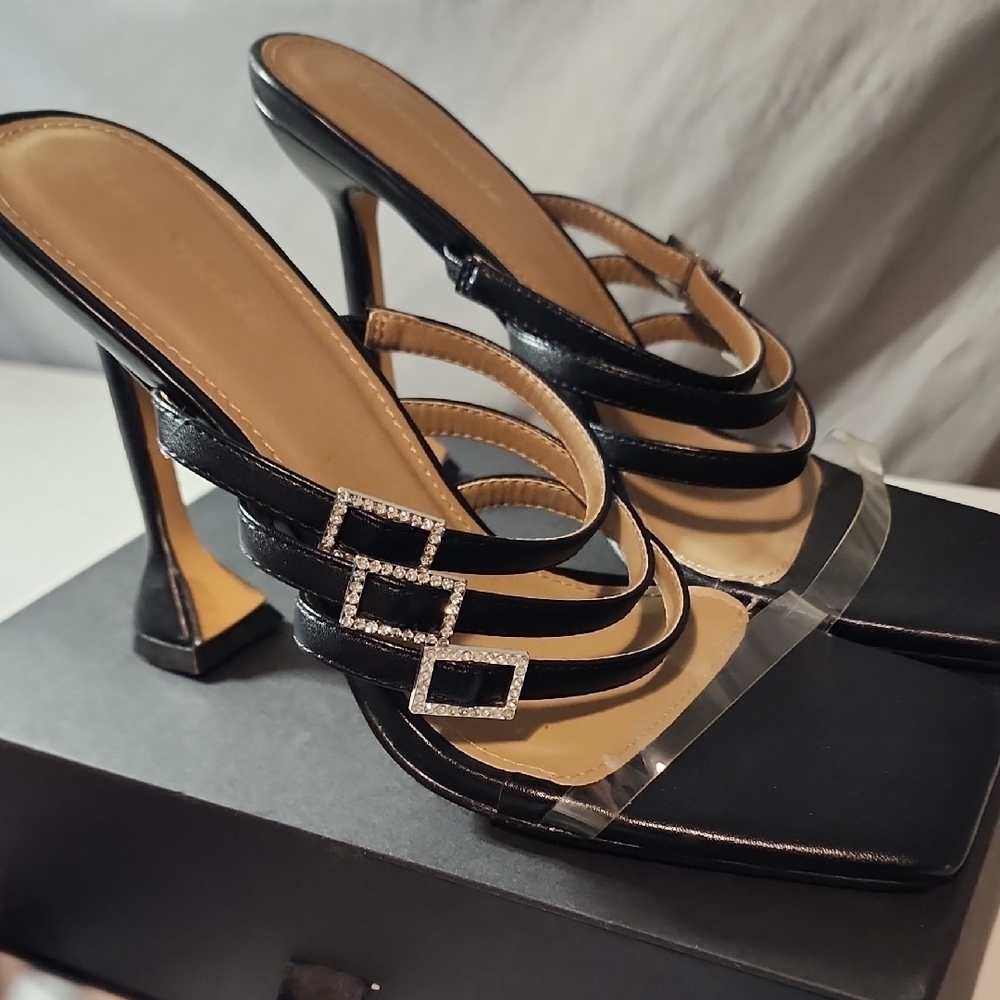 Lemonade Elegant Black Heels with Geometric Straps - Picture 5 of 8